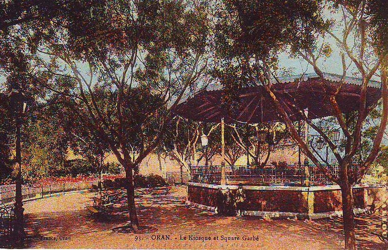 CA f- 033- Square Garbe.jpg